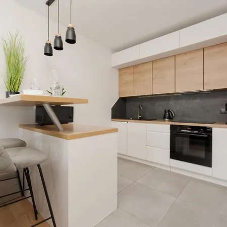 Lux With Parking, Ac & Balcony On Kepa Mieszczanska By Renters Prestige Apartment